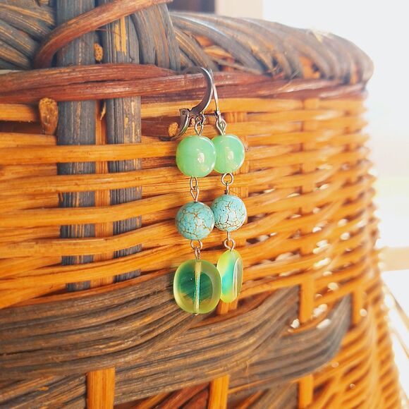 Turquoise Howlite Dangle Earrings, Funky Retro Stone Earrings, Vibrant Artsy - Picture 4 of 7